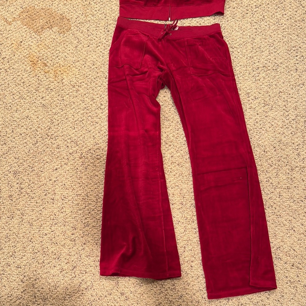 Juicy Couture Women's Red Velour Short Sleeve Hoodie Set Top XL Bottom L - Picture 3 of 7